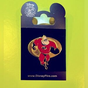 Mr. Incredible Disney Trader 2018 pin.